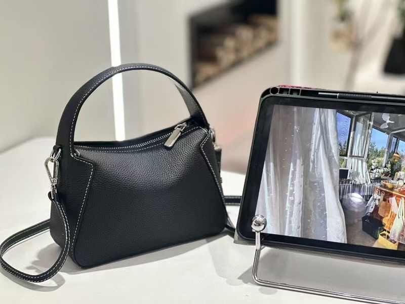 2025 Nowa, wiosenno-letnia, ekskluzywna torebka typu pillow na jedno ramię, z prawdziwej skóry, damska torebka typu crossbody_voghion.com