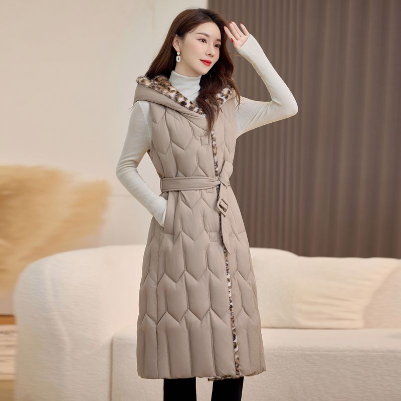 Langer Puffermantel mit Kunstfellkapuze – Damen Winterjacke (Winddicht, Slim Fit, Steppfutter, S-XXL)_voghion.com