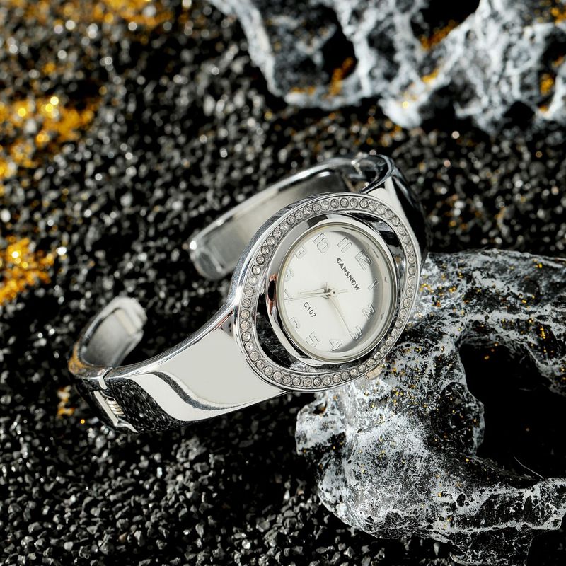 Orologio al quarzo di lusso da donna impreziosito da diamanti, design elegante, cronometraggio di precisione, regalo per fidanzata e amante_voghion.com