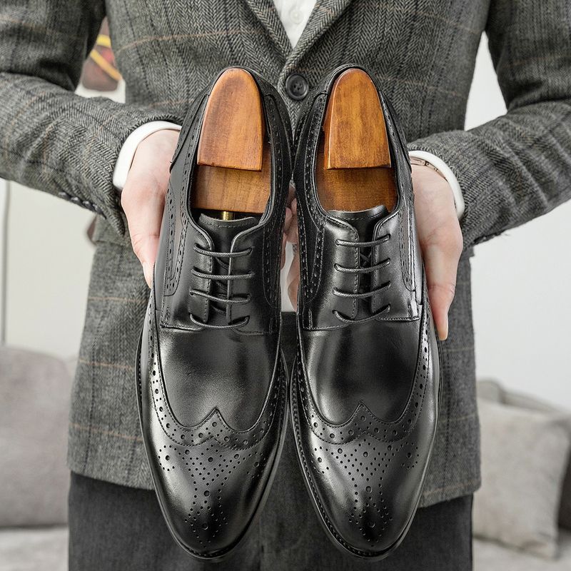 Wangjia Brogue – Neue britische Herren-Freizeitschuhe aus Leder mit Zierelementen_voghion.com