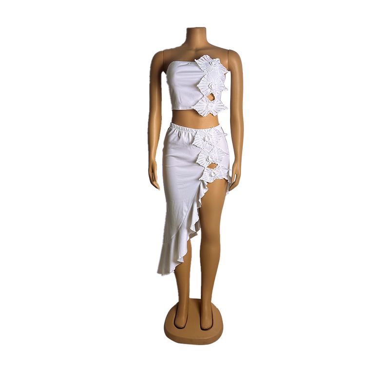 Elegantes, schulterfreies, zweiteiliges Spitzenset mit hohem Schlitz für Partys und Abendoutfits – Blumendetails und dehnbarer Strickstoff_voghion.com