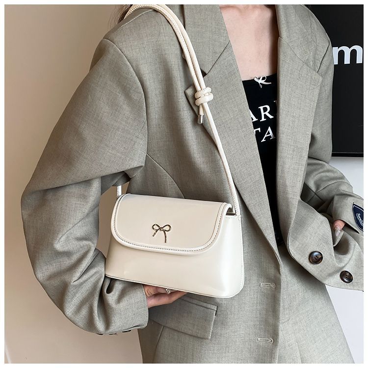 Versatile sotto le ascelle estate 2024, nuova moda per le donne, la popolare borsa a tracolla monospalla di quest'anno con un bastone_voghion.com