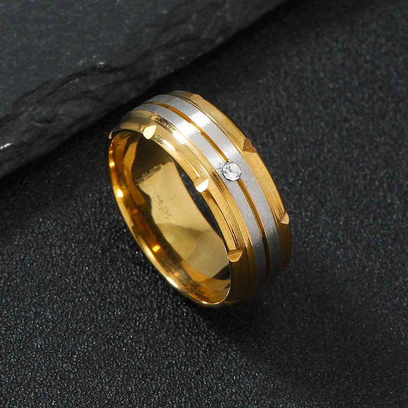 Popular fashionable titanium steel with patchwork color, high-end texture, flower inlaid diamond couple ring, light_voghion.com