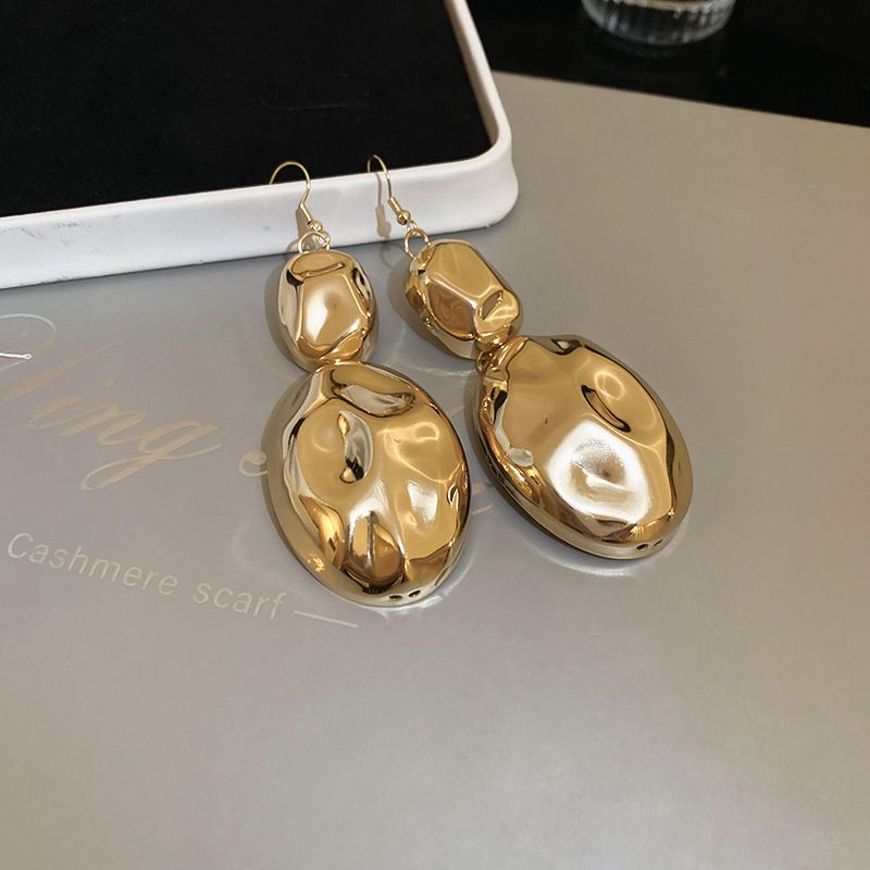 Exaggerated Design With Bright Pleated Earrings Necklace Set, Exquisite Fashionable Collarbone Chain, Light Luxury And_voghion.com
