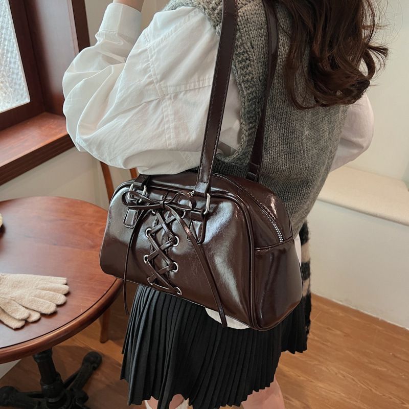 Studded Bow Shoulder Bag 2025 Fall/Winter New_voghion.com