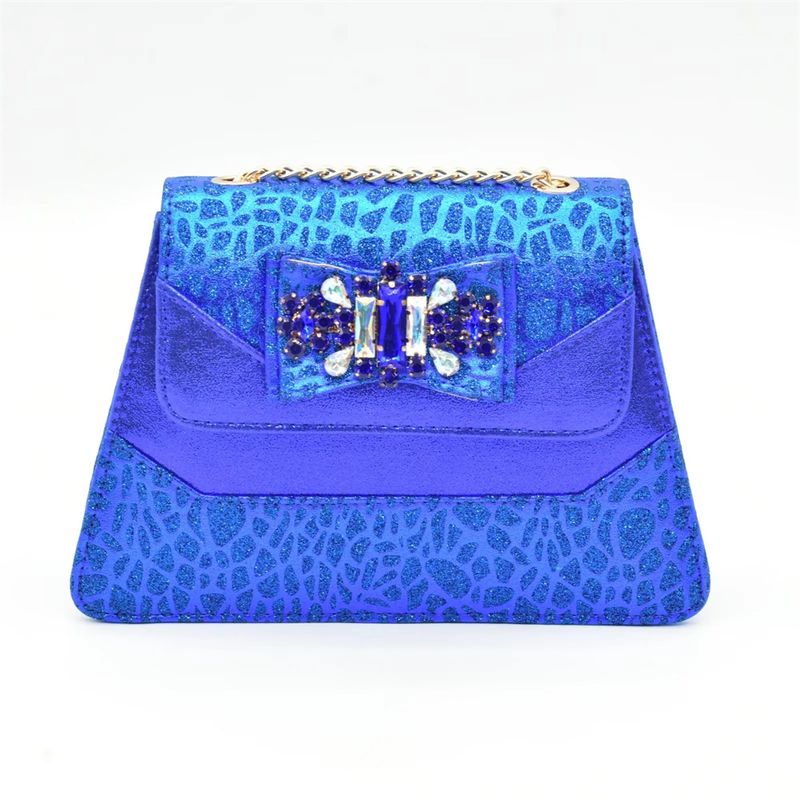 Dinnerparty mit Sandalen mit Schleife und Handtasche für jeden Tag_voghion.com