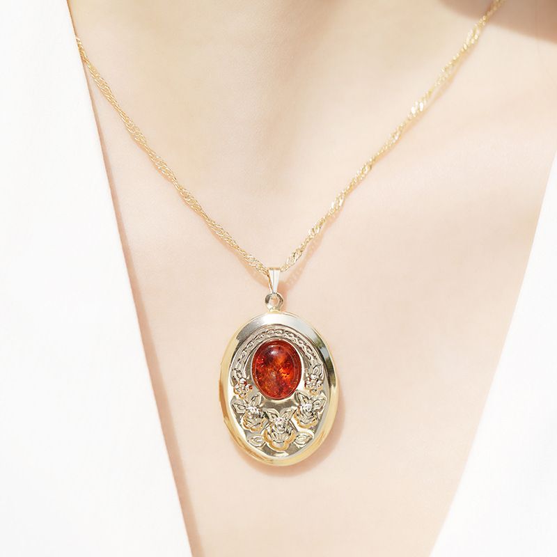 Fashion New Memory Necklace Open Photo Box Retro Printed Necklace_voghion.com