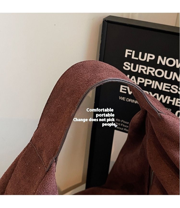 Alkalmi és pihentető nagy kapacitású táska női új őszi és téli ingázó válltáskához, velúr táska_voghion.com