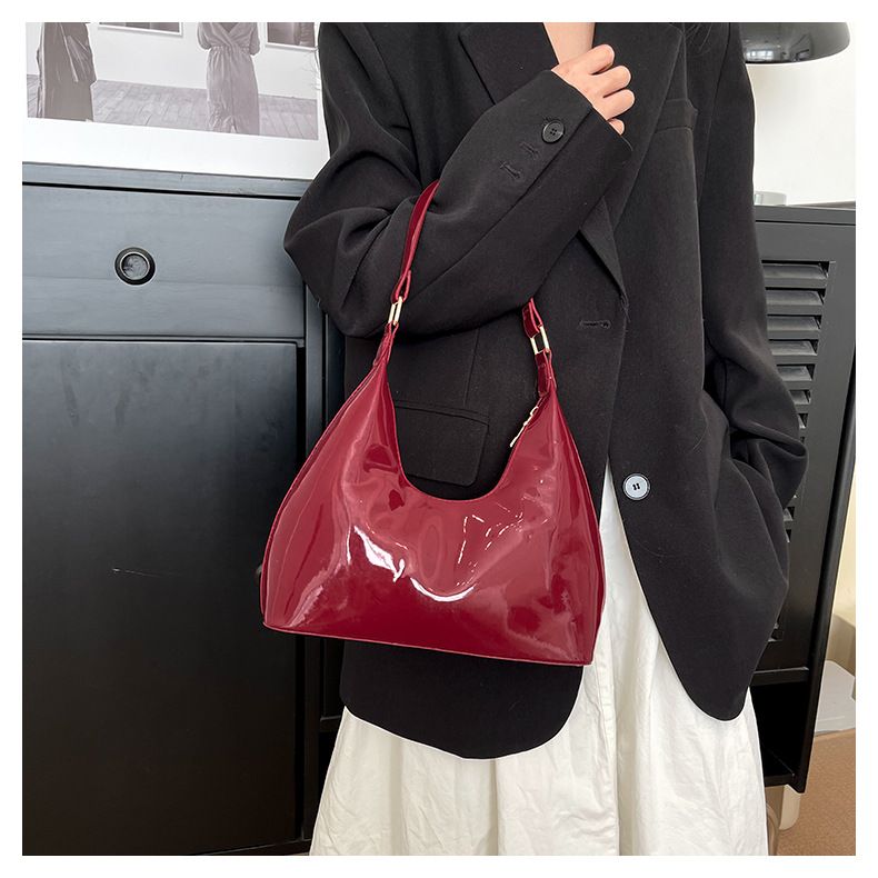 Borsa a tracolla da donna in pelle verniciata bordeaux di French Niche, nuova nel 2025, con tracolla, Hundred_voghion.com