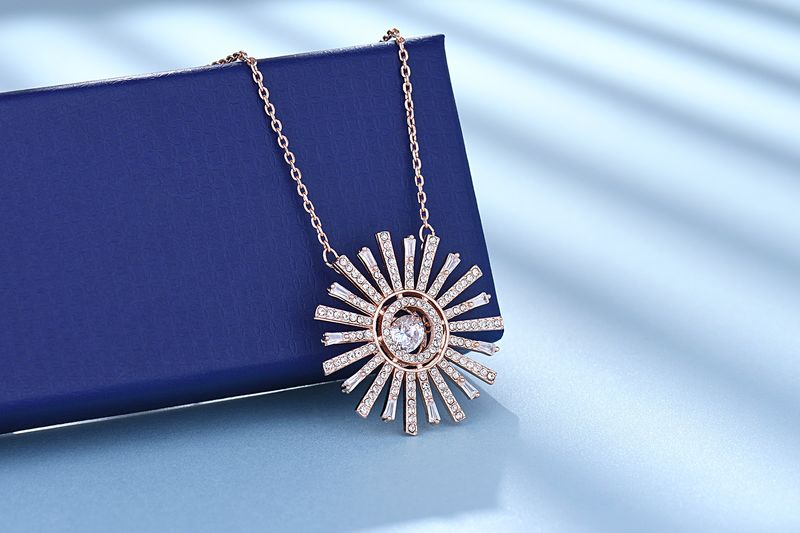 Beating Heart Warm Sun Anniversary Necklace Sweater Chain Women Sunflower Design_voghion.com