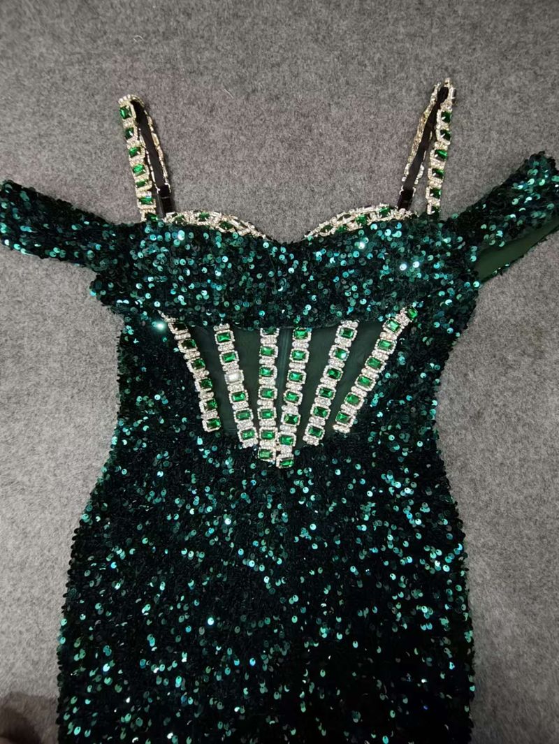 Abendkleid im Meerjungfrauenstil mit glitzernden Pailletten und Perlenverzierung – Elegantes Abendkleid mit einer Schulter und langen Ärmeln für Partys und Bankette_voghion.com