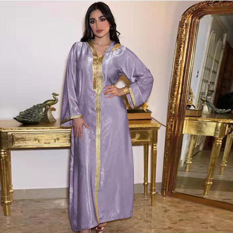 Abaya musulmano in camoscio con pizzo color champagne da donna Abaya maculato da donna_voghion.com