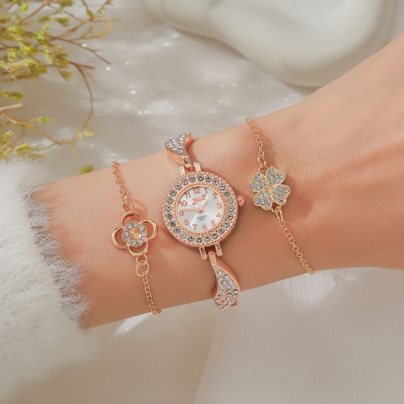 Dammemodesch All-Match Diamant Stolband Digital Zifferblat Diamant Blummenarmband Set 3 Stéck/Set_voghion.com