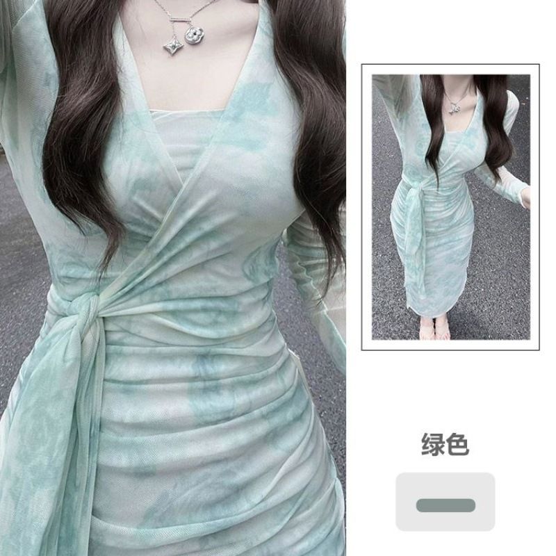 Primavera 2025 Nuovo abito chic francese Bellissimo + cardigan Design alla moda femminile Stile coreano Set due pezzi Ins_voghion.com