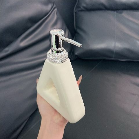 Luxury Crystal-Encrusted Triangle Ceramic Dispenser Bottle – Elegant Shampoo & Lotion Pump For Bathroom & Vanity_voghion.com