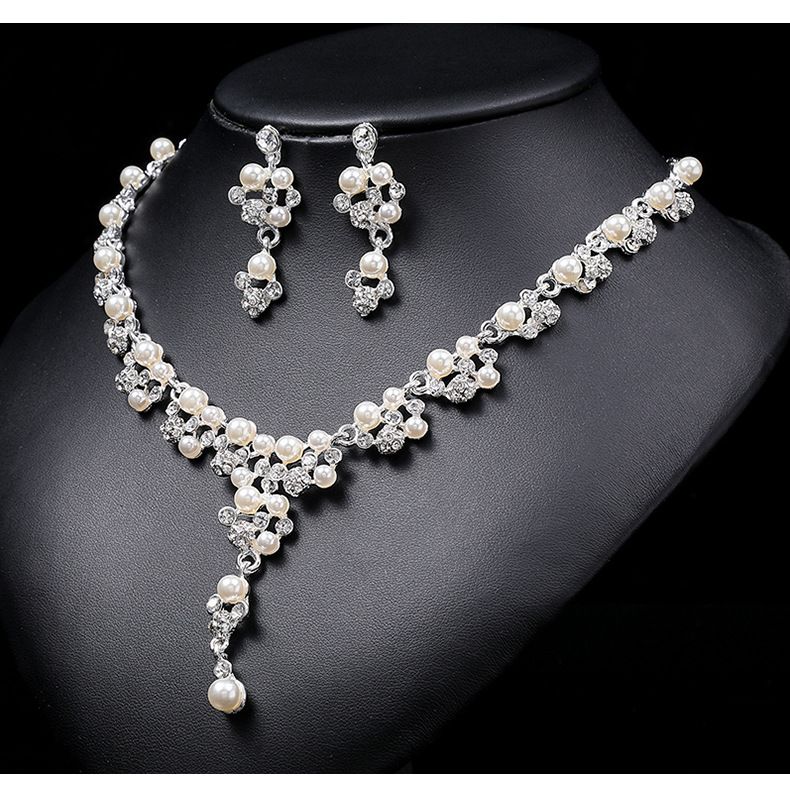 2022 New Pearl Necklace Set for Women's Light Luxury, Small and Versatile Sweater Chain, Lock Bone Chain Alloy_voghion.com
