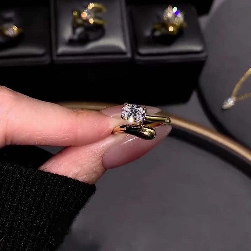 Kyyhkysenmuna-zirkoni naisille, hienostunut, niche-tyylinen, monipuolinen muotoilu, kevyt luksus, huippuluokan, etusormuksen sormus_voghion.com