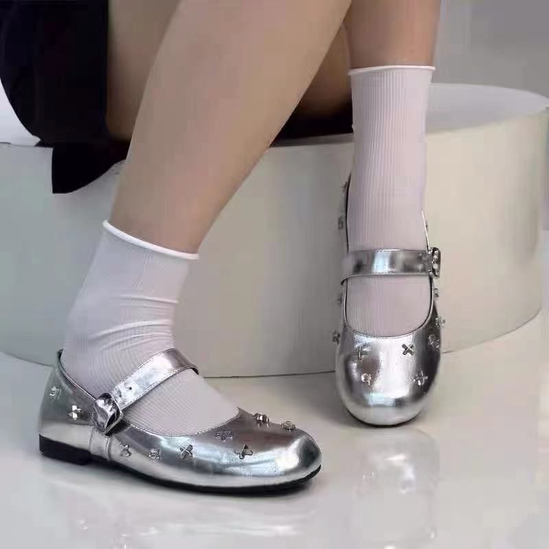 Nuovo modello 2025, scarpe Mary Jane in pelle con tacco basso e punta tonda, strass, cornice floreale incrociata e cinturino singolo_voghion.com