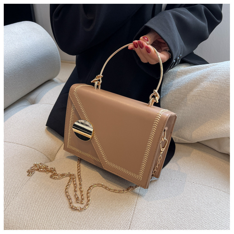 Borsa da donna di moda francese di fascia alta Borsa a tracolla portatile a catena di fascia alta con design di nicchia irregolare retrò Borsa piccola quadrata_voghion.com