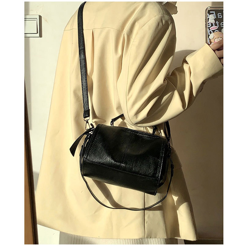 Bag Women 2023 Autumn And Winter New Korean Niche One-shoulder Messenger bag high-end black small square bag handbag trend_voghion.com