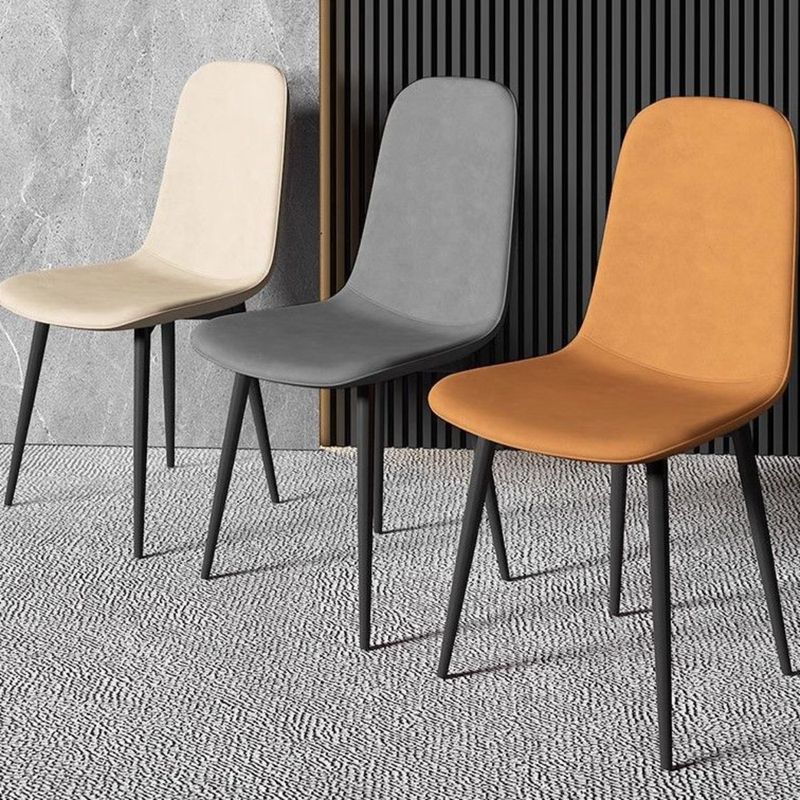 Moderner minimalistischer Esszimmerstuhl mit Rückenlehne für das Büro, nordische Eisenkunst, leichtes Luxus-Restaurant, Schreibtisch, Hotel, Besprechungshocker_voghion.com