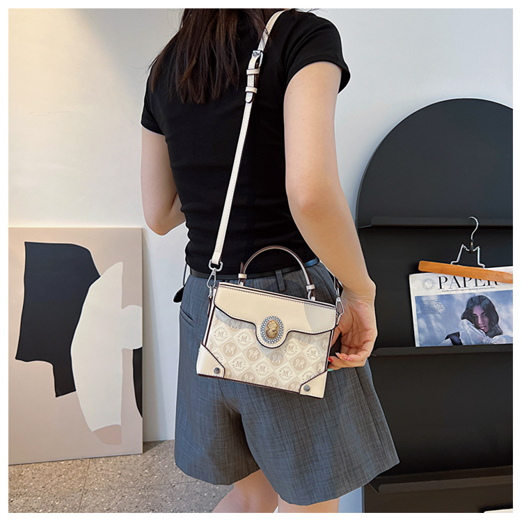 2023 Primavera e l'estate Nuovo stile francese dolce ricamato Box Bag Borsa da donna Advanced Sense Messenger Versatile Borsa da donna_voghion.com