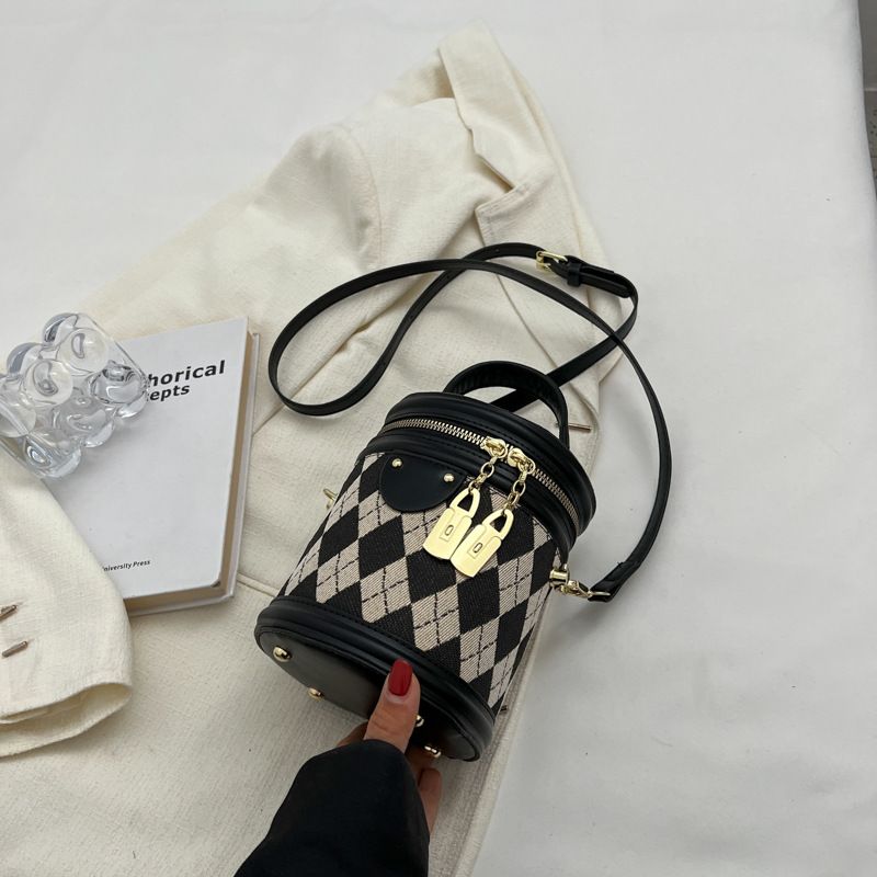 Borsa a secchiello di alta qualità, borsa a tracolla da donna trapuntata, estiva e di nicchia, dal design squisito_voghion.com