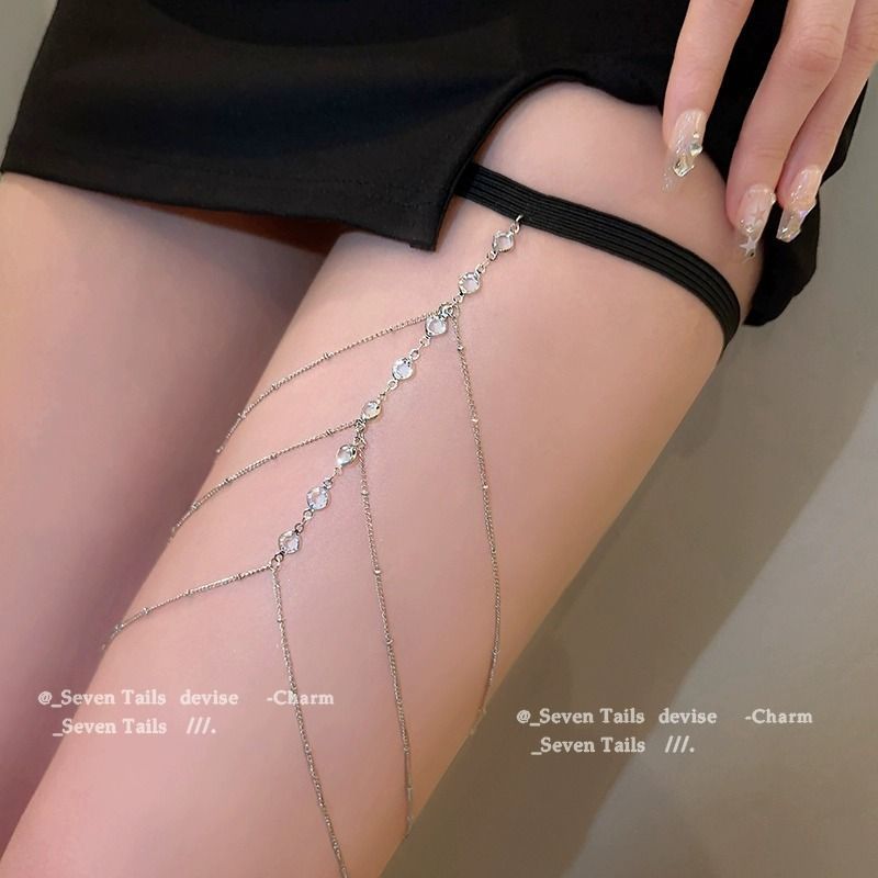 Catena per gamba con tre strati di strass e nappe, nuovi accessori sexy alla moda per l'estate, celebrità versatile di Internet e ragazza piccante_voghion.com