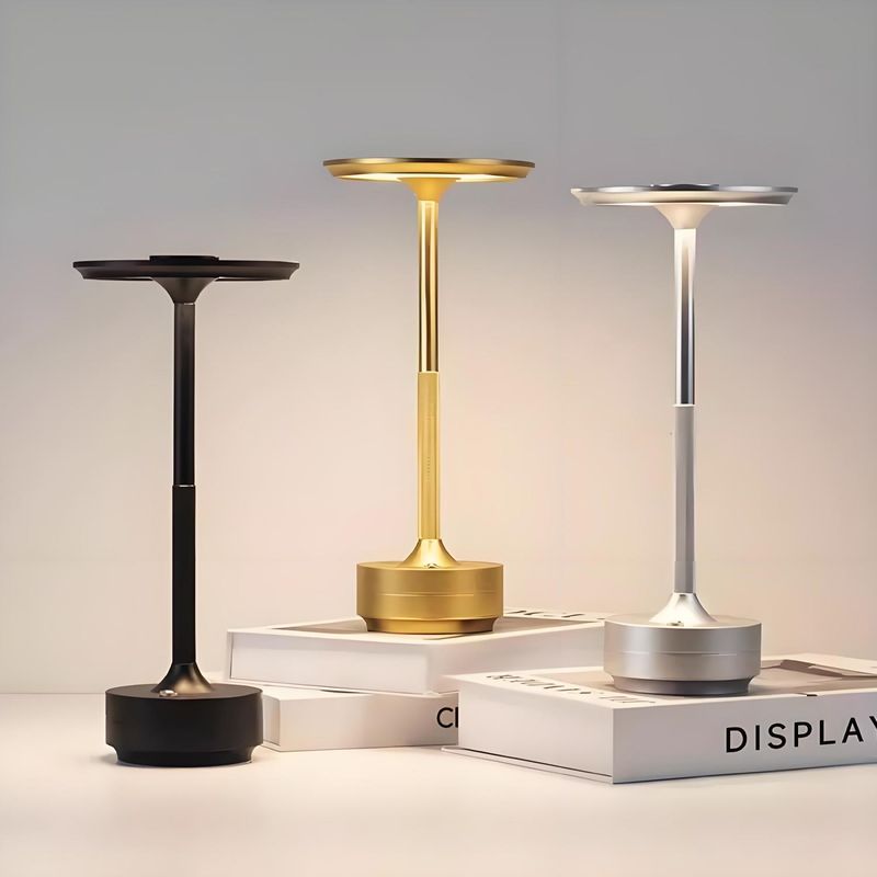 Fliegende Untertasse Kreativer Schlafzimmer-Nachttisch Luxus-High-End-Ladeatmosphäre Augenschutz Nachtlicht-Arbeitstisch_voghion.com