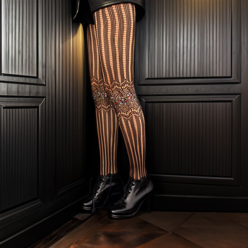 2025d Plus Size Sexy Schwarz Abnehmen Knie Vertikal Gestreiften Bunte Strass Fischnetz Strumpfhosen Für Frauen_voghion.com