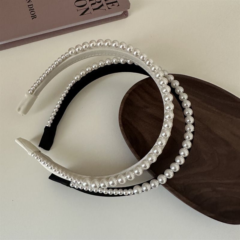 Fascia per capelli stretta a doppio strato in raso con perle Elegante fascia per capelli a doppio strato con perle in evidenza Accessori per capelli di alta qualità e tutti gli abbinamenti_voghion.com