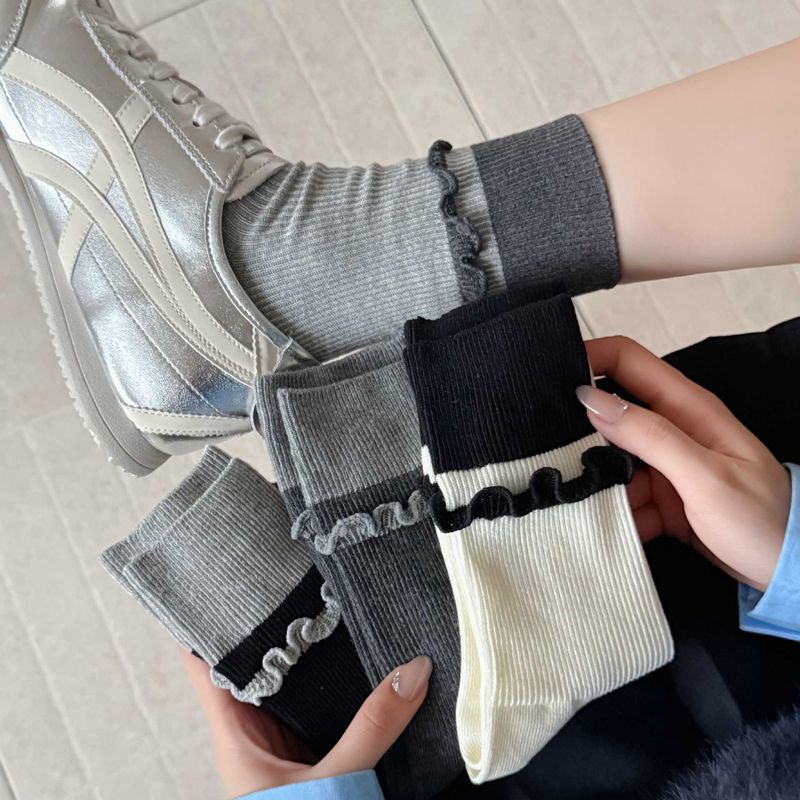 2025 Fall/Winter New Gray Lace Minimalist Contrast-Color Women's Socks_voghion.com