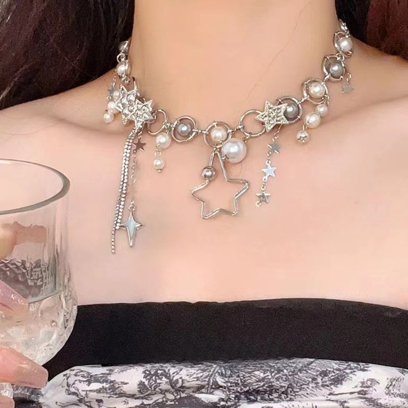 Collana con design di nicchia per donne, moda leggera e di lusso, sensazione di alta qualità, girocollo, dolce, fresco e piccante personalizzato_voghion.com