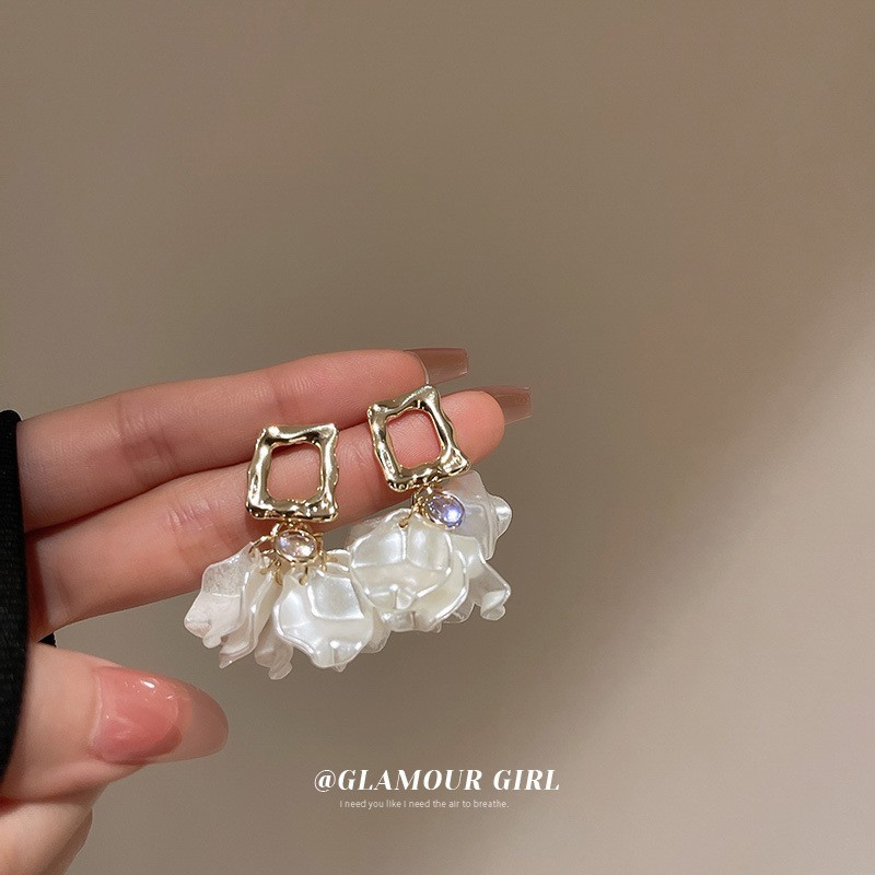 Orecchini a forma di petalo con perla e diamanti intarsiati in argento, super immortali, dolci e raffinati, stile forestale._voghion.com