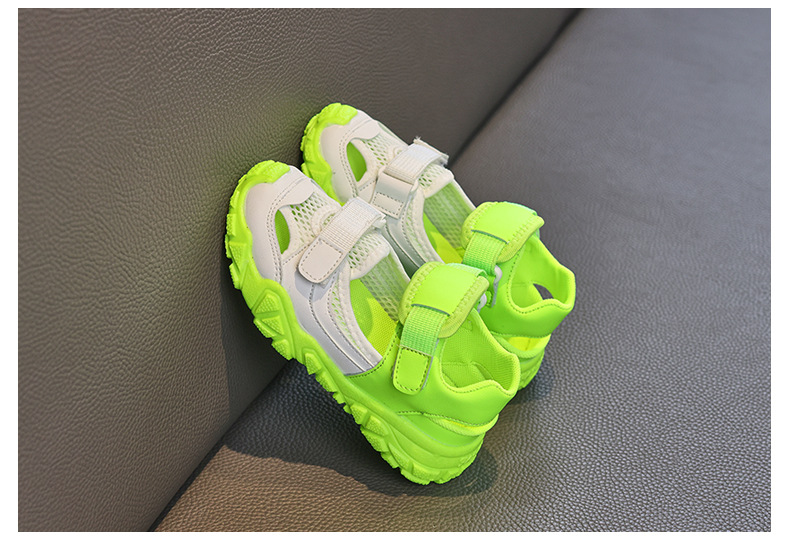 Mädchensandalen 2023 Neue Sommer-Einzelnetzrahmen-atmungsaktive mittlere und große Kindersport-Hohlstrandschuhe_voghion.com