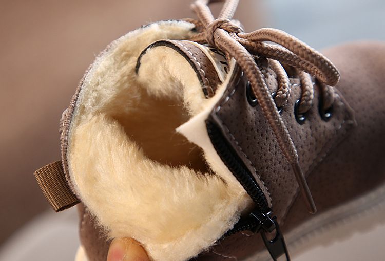 Moda outono e inverno Sapatos infantis acolchoados de algodão Botas Martin quentes para meninos Botas de neve retrô com zíper lateral para meninas_voghion.com