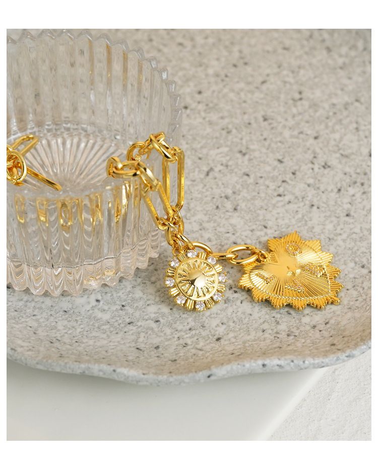 Collier en or véritable plaqué de chaîne de clavicule de chaîne de chandail de luxe léger de tempérament simple de style froid_voghion.com