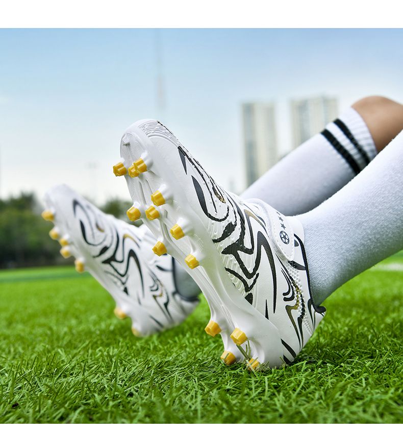 C Luo Children's Professional Long Nail Football Shoes Boys Primary School Boys Game Training Special Broken Nail Sneakers Men_voghion.com