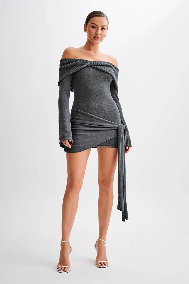 Abito aderente sexy in maglia con spalle scoperte e dettaglio allacciato - Mini abito a maniche lunghe per donna, stile streetwear chic, misto poliestere_voghion.com