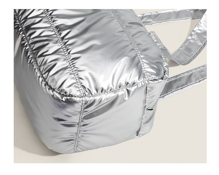 2025 Spring And Summer New Space Cotton Silver Underarm High-end Blog Recommended Women's Sports Bag Fashion Hundred_voghion.com