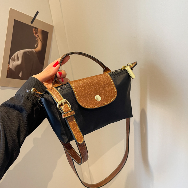 Designer Semplice Crossbody Moda Donna Mini Ascellare Packe Satchel 2023 Trend Hobos B Lady Spalla Bs_voghion.com