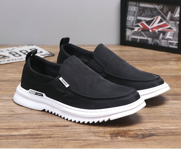 Thick-Soled Light Casual Anti-Odor Youth Pure Black Canvas Shoes_voghion.com