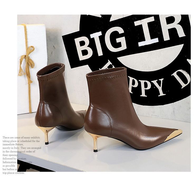 319-A11 Versione coreana Semplice Autunno e Inverno Nuovo Lusso Leggero da Donna con Tacco Medio Sottile, Testa di Ferro Appuntita in Metallo_voghion.com