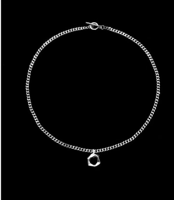 volledig lichaam titanium staal nieuwe hexagonale matrix geometrische ketting voor mannen en vrouwen straat hiphop ontwerp gevoel van OT gesp sluiting ketting_voghion.com