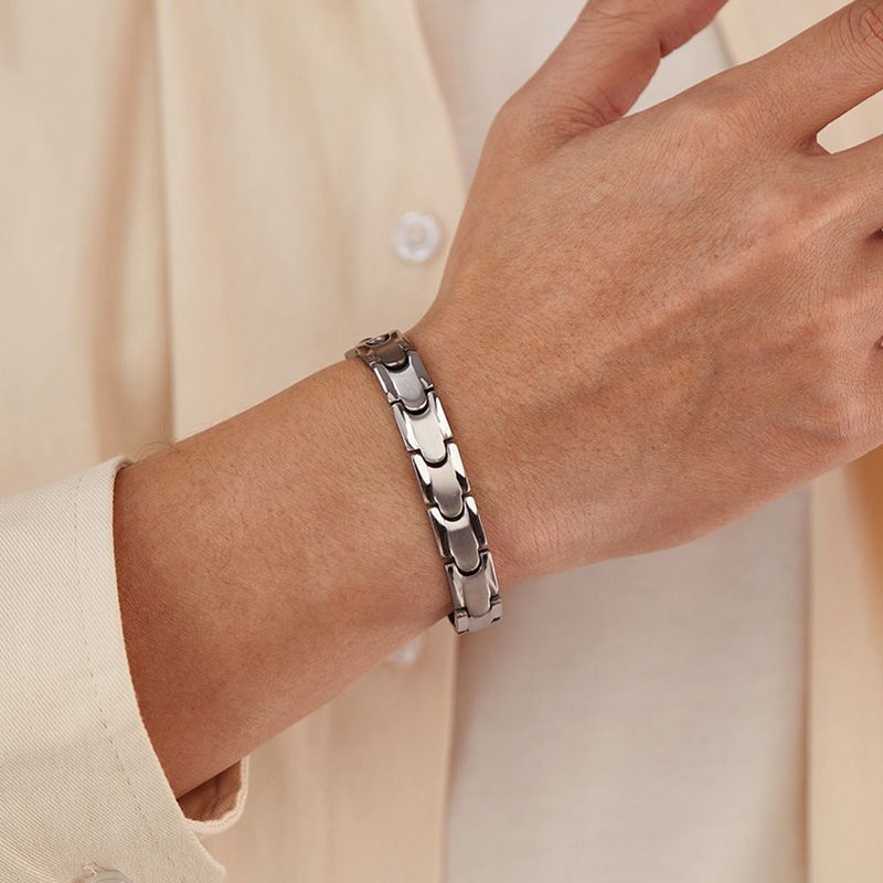Nuovo bracciale in acciaio inossidabile con design versatile e unico di nicchia per uomo, gioielli in titanio INS Fashion_voghion.com