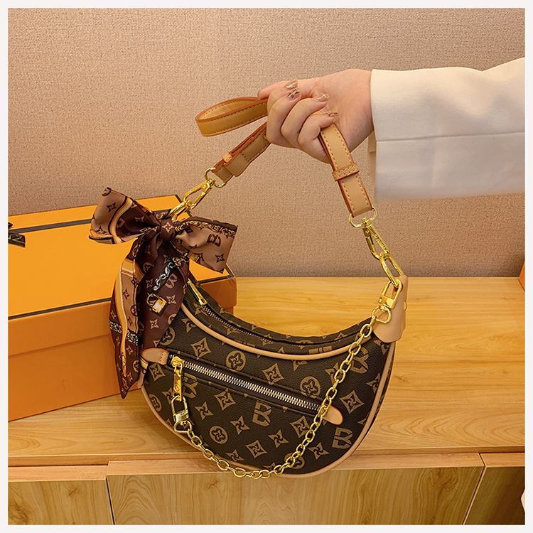 Borsa a tracolla Catena di alta qualità Borsa ascellare casual 2023 Nuova borsa a tracolla di lusso Borsa a mezzaluna versatile Borsa da donna_voghion.com