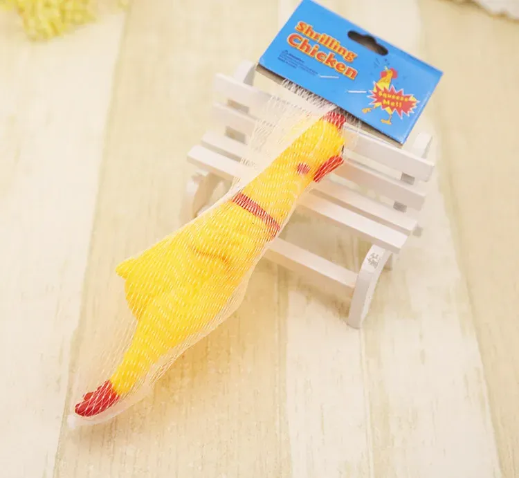 Juguete chirriante de pollo de goma amarillo para perros de PawParty Store_voghion.com