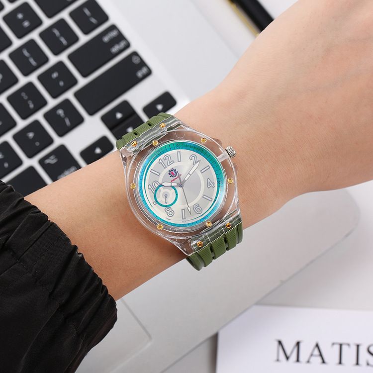 Nuevo reloj de estudiante con correa de plástico y diseño de celebridad de Internet de cuarzo con luz azul y caja transparente_voghion.com