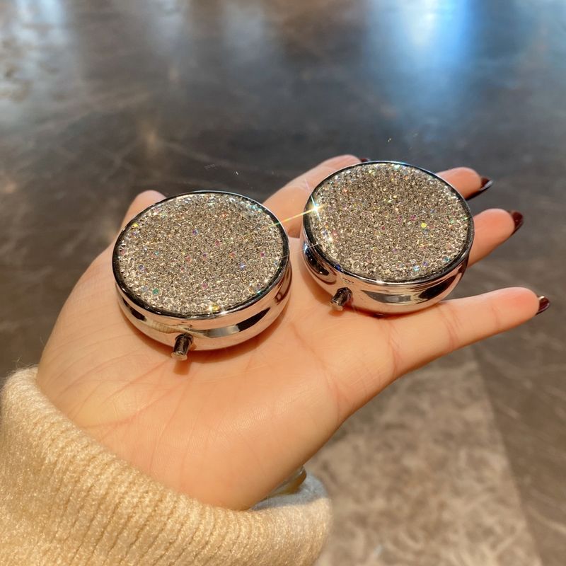 Luxury Diamond-Studded Round Pill Organizer – 7-Compartment Stainless Steel Medicine Case With Mirror Finish, Compact & Travel-Friendly_voghion.com