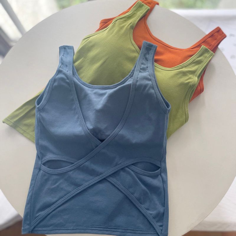 Bellissimo reggiseno interno esterno con parte posteriore piccola, canotta bianca_voghion.com